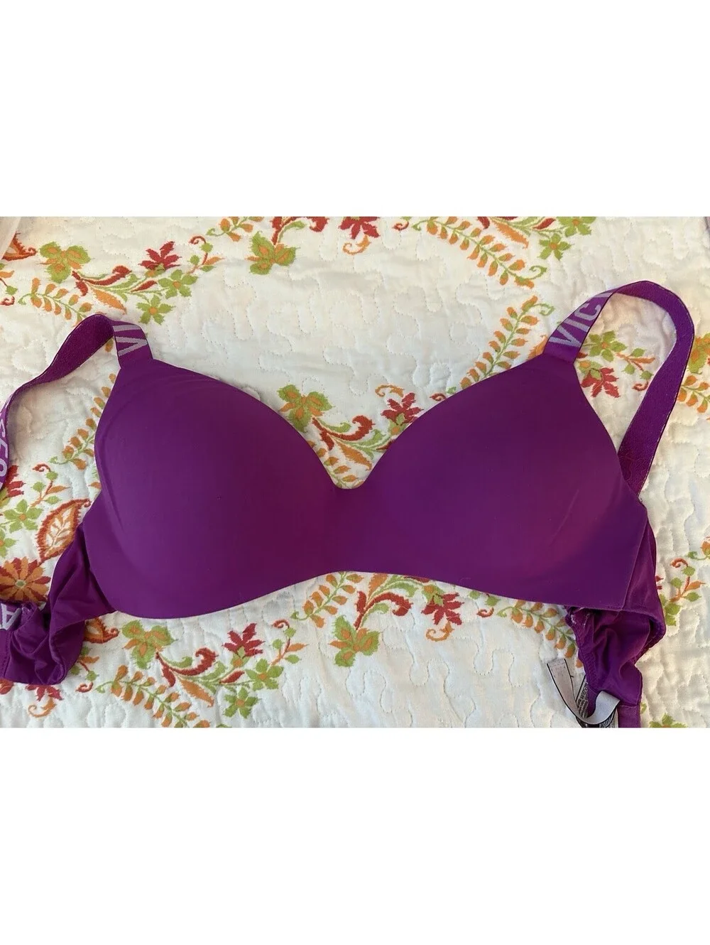 Victoria Secret Purple Lightly Lined T Shirt Bra Wireless Wide Strap 36 GUC.